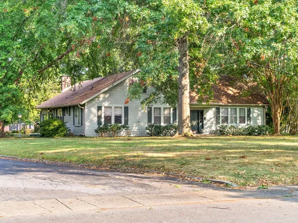 2724 Clinton Cir, Hopkinsville, KY 42240