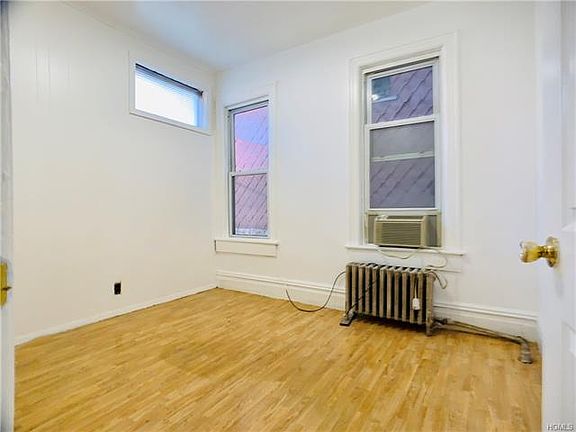 5th image of 1718 Taylor Ave