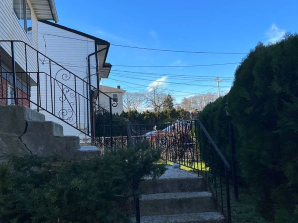 841 Woodfield Rd, West Hempstead, NY 11552