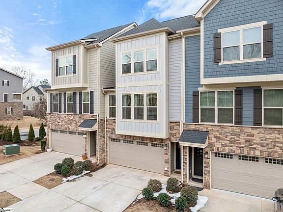 3rd image of 23 Questover Dr