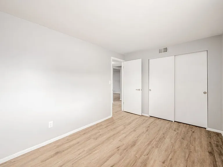 593 Riverview Dr #F — Photo 21
