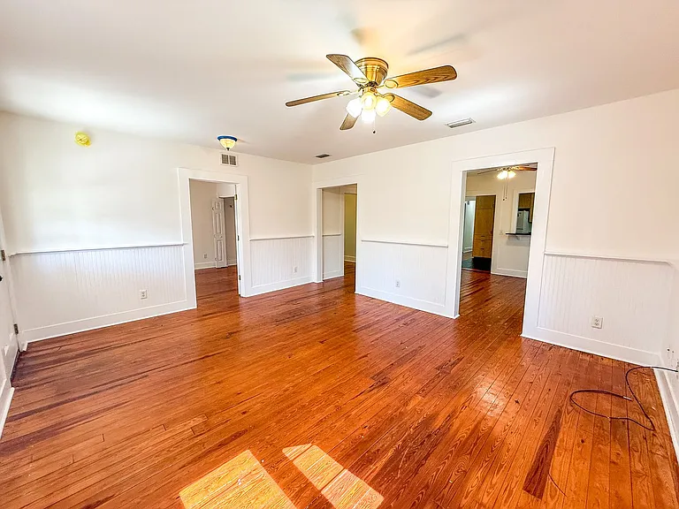 408 NW 4th St — Photo 5