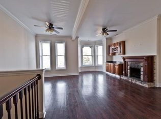 933 W Newport Ave APT 2L, Chicago, IL 60657