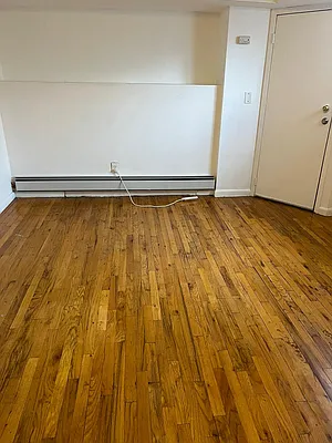 Rented by E Realty International Corp | media 7