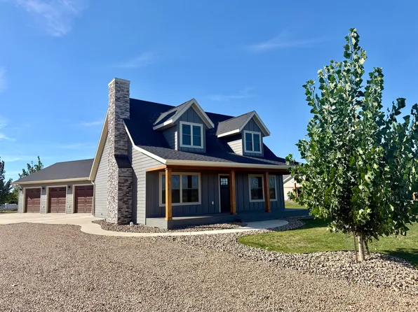 107 Castaway Loop, Pierre, SD 57501