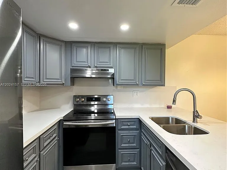 10813 NW 7th St #5-11 — Photo 5