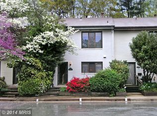 2003 Golf Course Dr, Reston, VA 20191