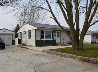 439 16th St NW, Waverly, IA 50677