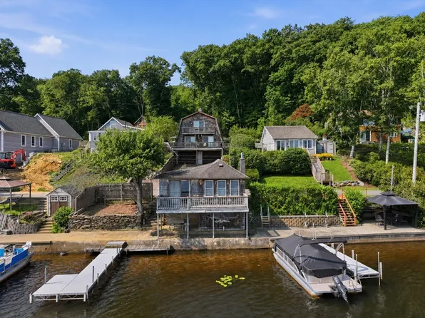 21-21 Beach Dr #22, West Brookfield, MA 01585