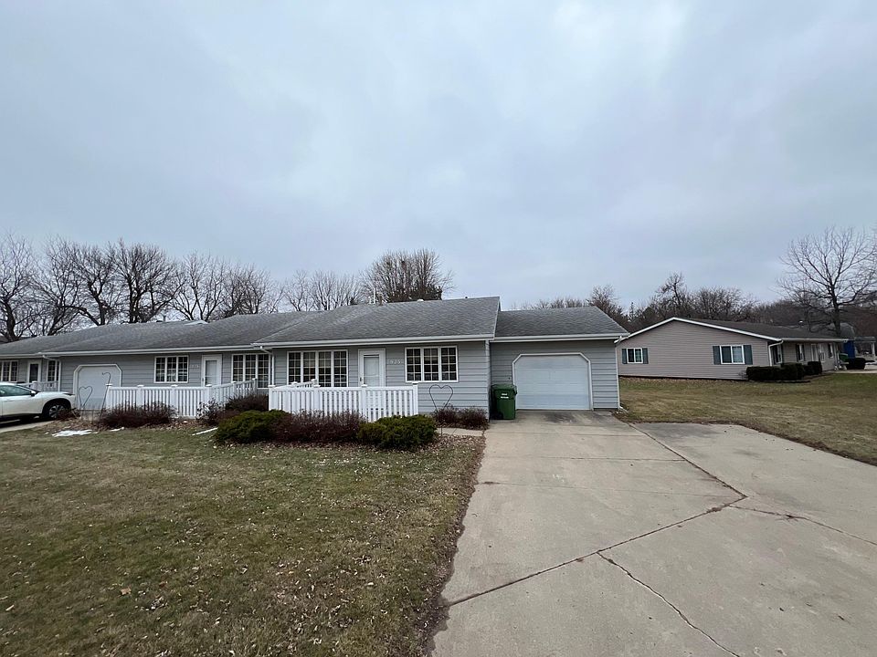 1st image of 925 Liberty Dr #3