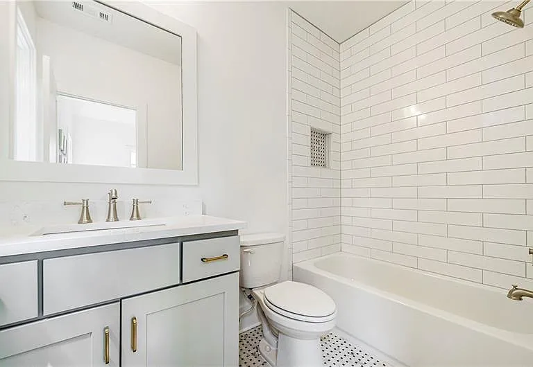 538 Park Dr NE — Photo 45