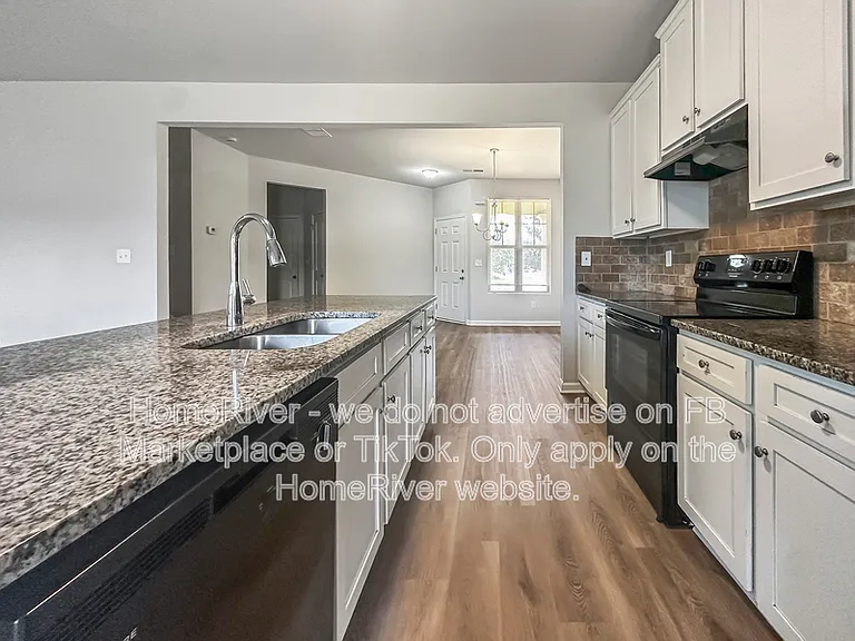 196 Daisy Cir — Photo 10