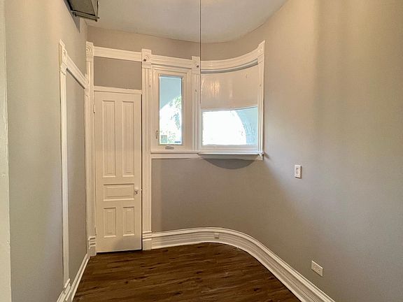3rd image of 4611 S Vincennes Ave #1