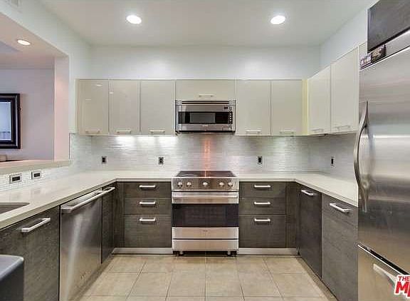 5th image of 1411 N Detroit St Unit 206