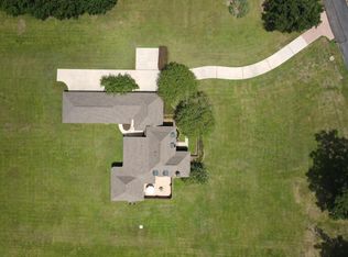 2210 Laurel Lakes Ave, Baton Rouge, LA 70820