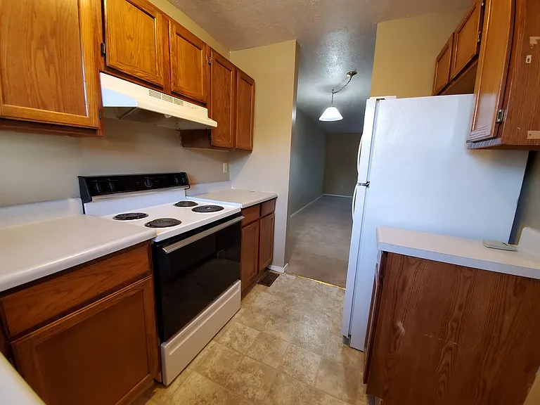 149 E Willow Ct — Photo 10