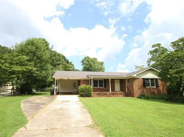 2825 Delaney Dr, Burlington, NC 27215