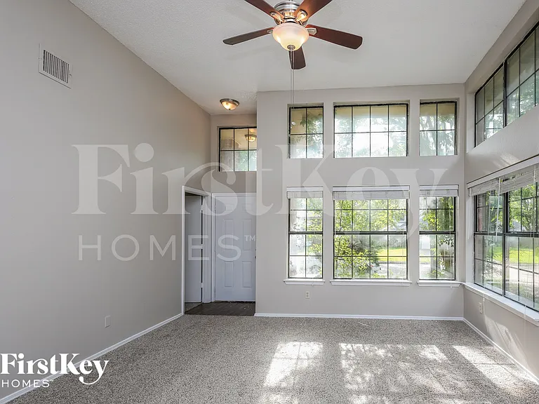 6216 Fairlane Dr — Photo 4