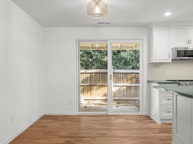 2936 SE Clay St — Photo 16
