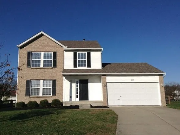 3 bed, 2.5 bath, 2106 sqft, $2,565 — Photo 1