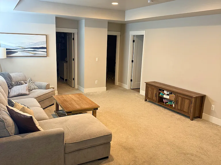 3749 NE Petrosa Ave — Photo 15