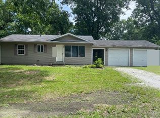 1904 Robin Dr, Warsaw, IN