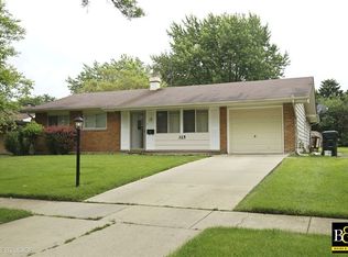 325 Lafayette Ln, Hoffman Estates, IL 60169