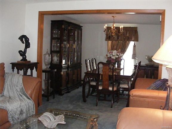 4th image of 104 Newberry Ln