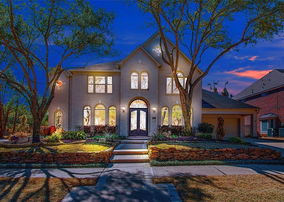 1st image of 15424 Rocky Oak Ct