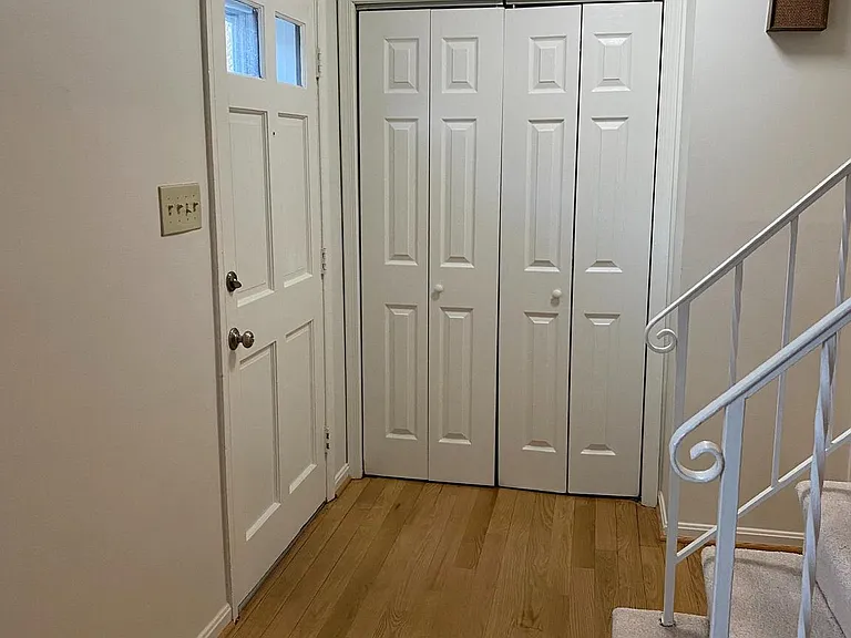 6802 Dina Leigh Ct — Photo 4