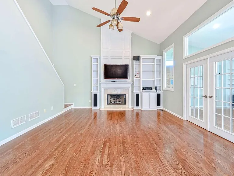 345 Eastcote Dr — Photo 6