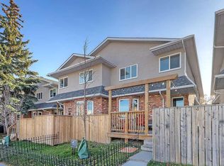 2127 W 34th Ave SW #2, Calgary, AB T2T2C5