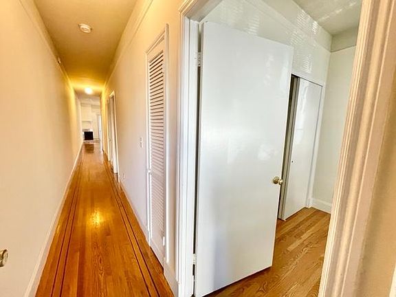 2nd image of 3053 Steiner St