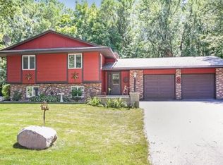 5409 Joyce St, Maple Plain, MN 55359