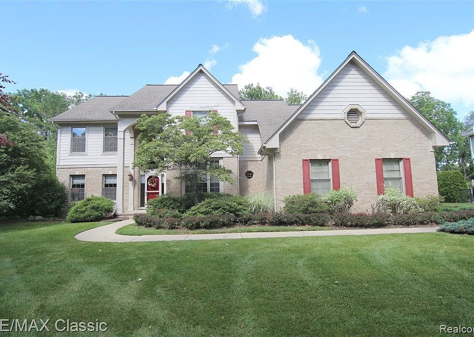 1st image of 24323 Lynwood Dr