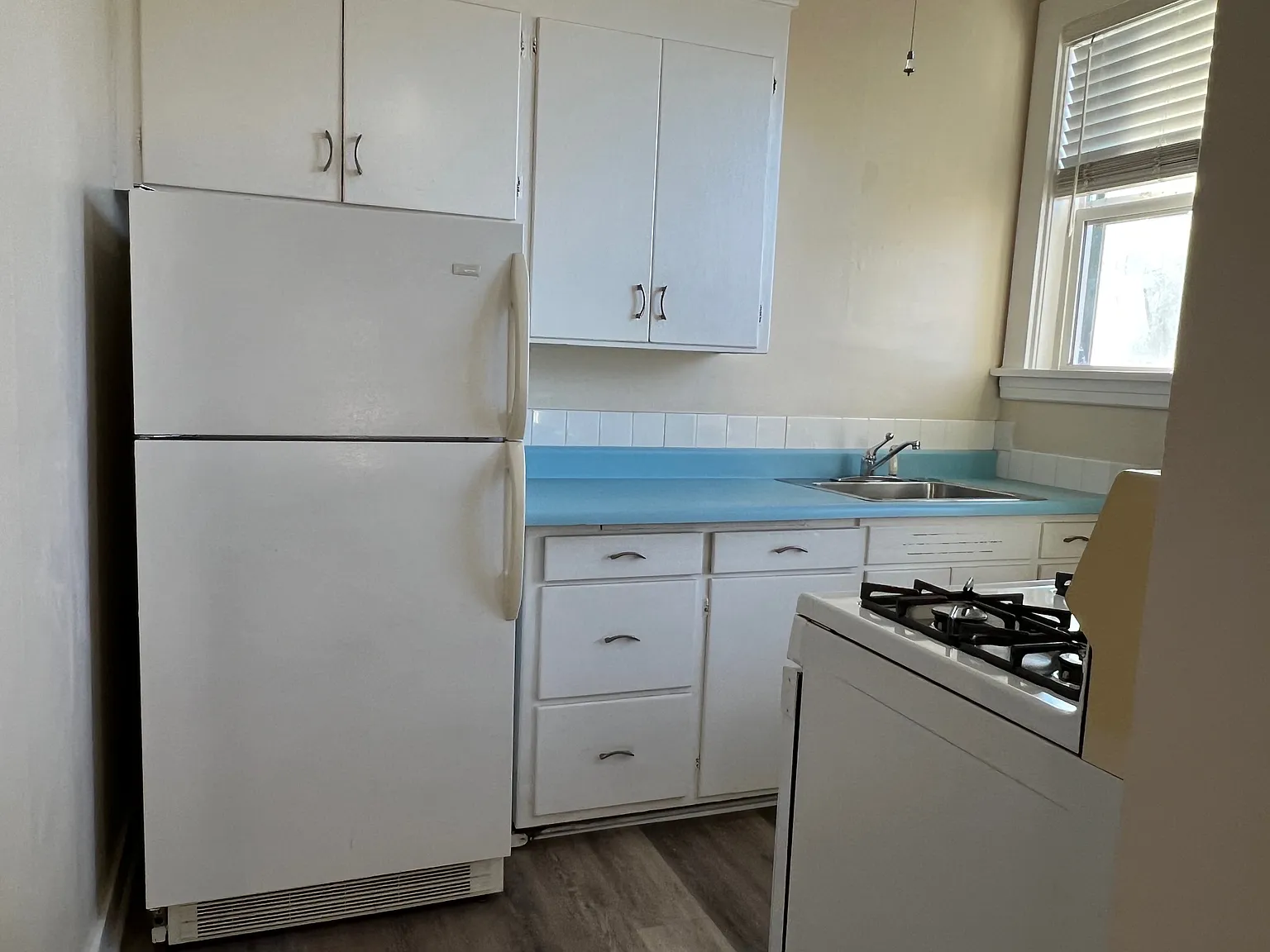 Studio, 360 sqft, $1,050 — Photo 2