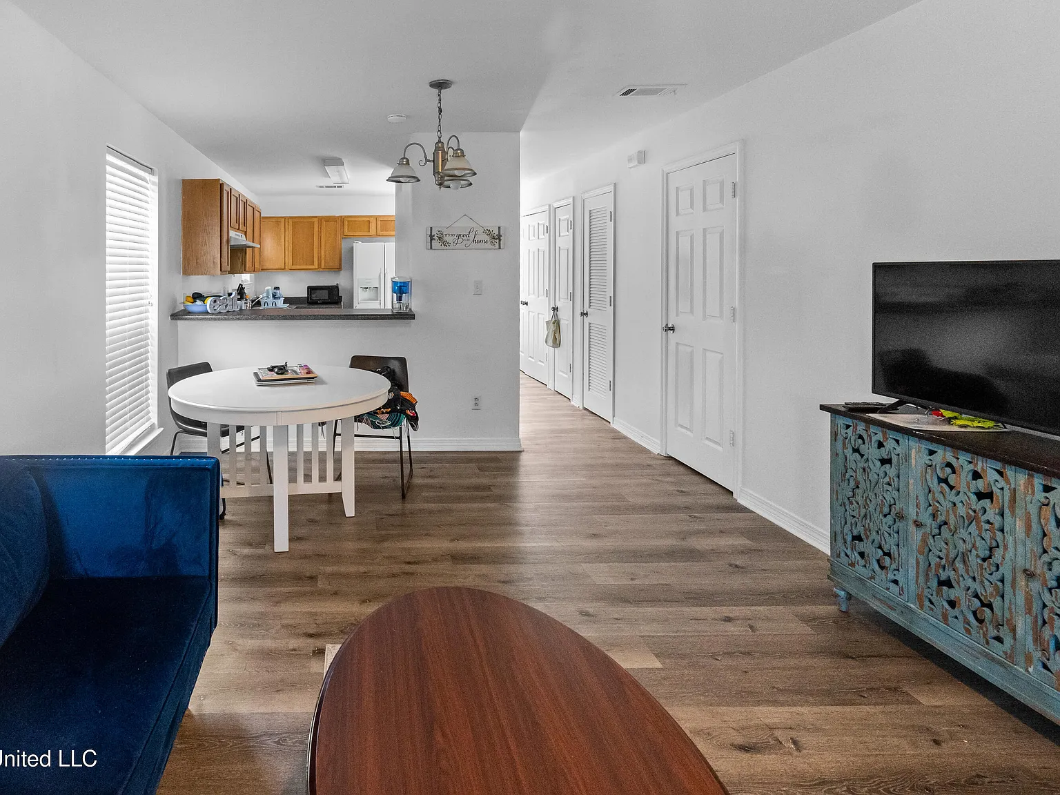 2 bed, 1.5 bath, 1100 sqft, $2,200 — Photo 3