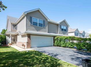 496 N Maggie Ln, Romeoville, IL 60446