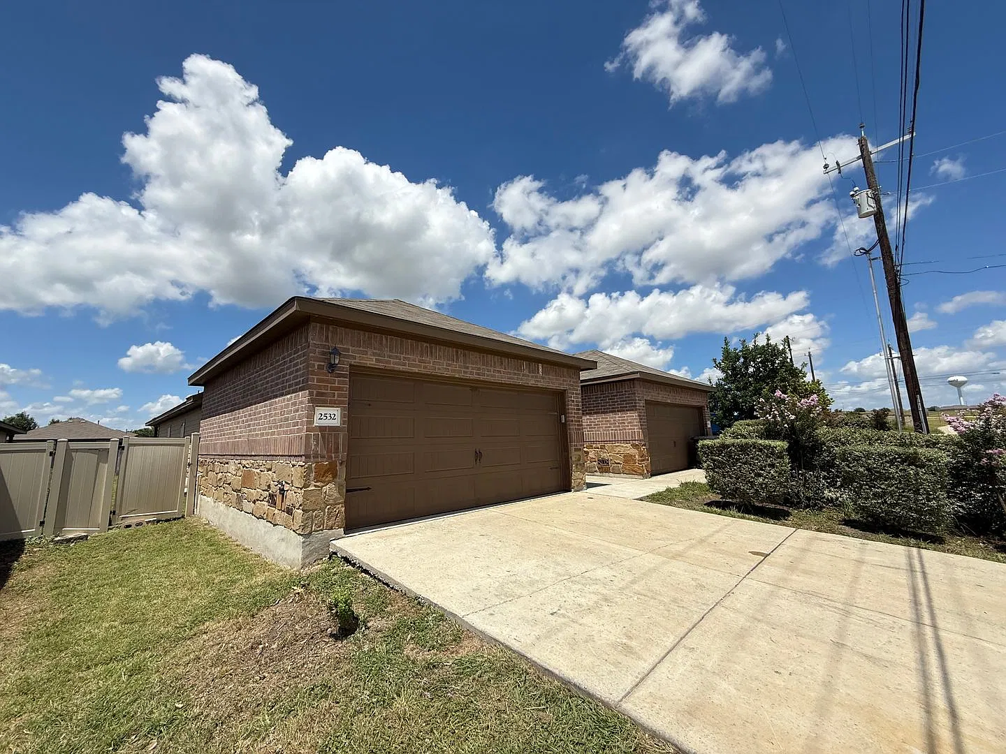 3bd 2ba Duplex in Prime Location — Photo 4