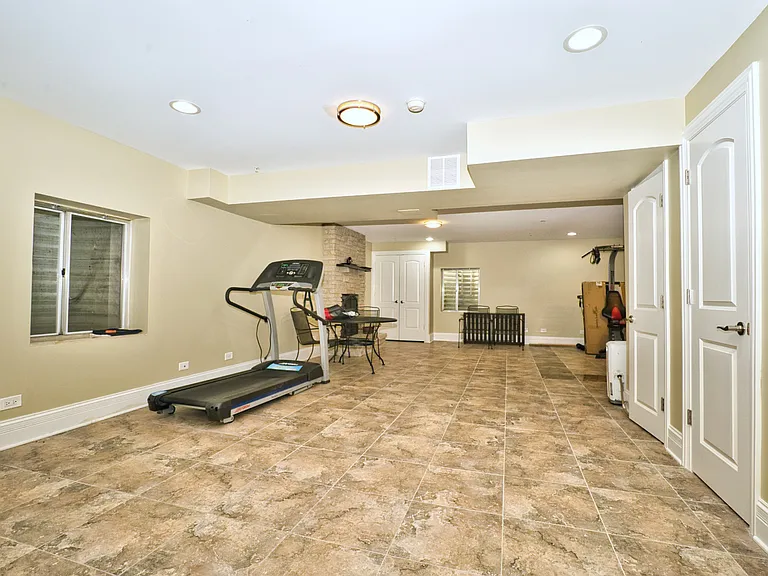 5044 Coyle Ave — Photo 40