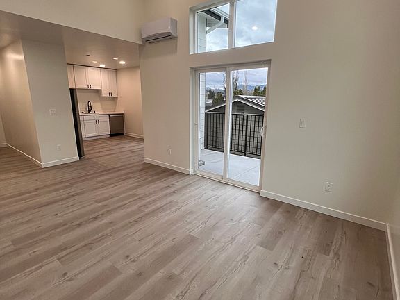 3rd image of 411 N 21st St #303