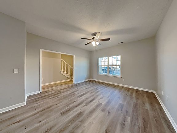 2nd image of 2434 New Holland Cir
