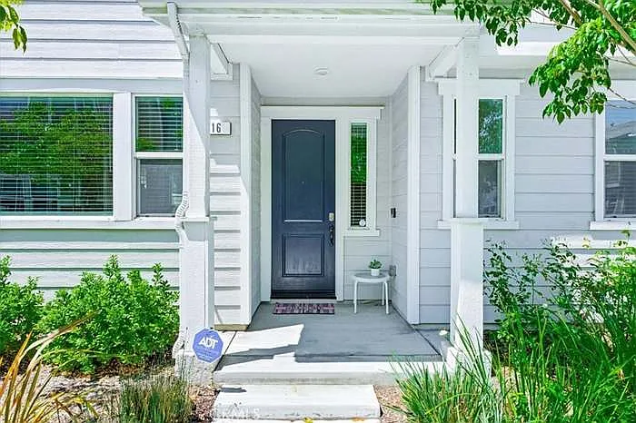 16 Ivey Ln — Photo 5