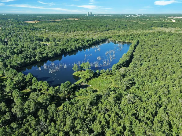 18760 Pin Oak Rd, Conroe, TX 77385