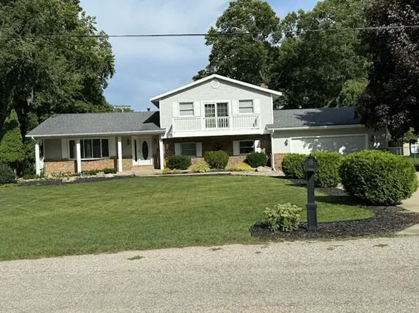 3734 Fern Hills Dr, Muskegon, MI 49444