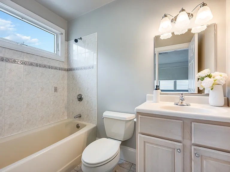 1520 Columbia Rd #2 — Photo 8