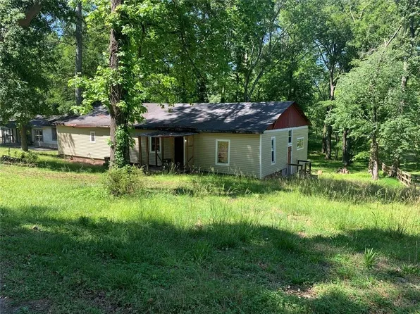 45 Valley Trl SE, Acworth, GA 30101