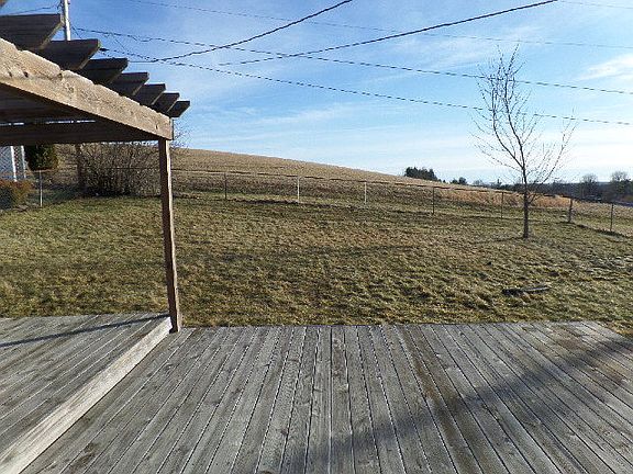 4th image of 2641 Cloverlane Dr