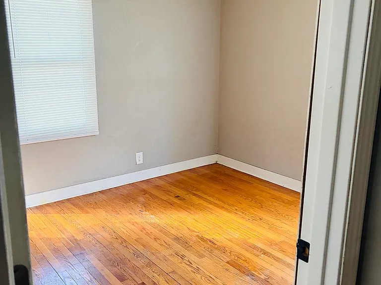 5068 N Hopkins St #5068 — Photo 8
