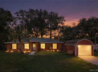 130 N Hawthorne Dr, Inglis, FL 34449